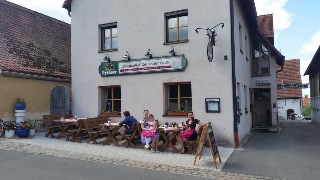 Zur Frischen Quelle Hotel Oberasbach Kültér fotó