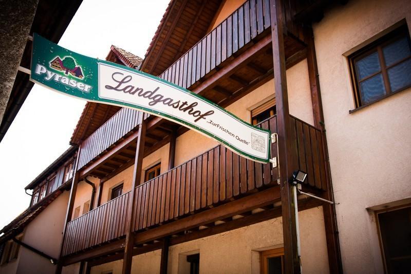 Zur Frischen Quelle Hotel Oberasbach Kültér fotó