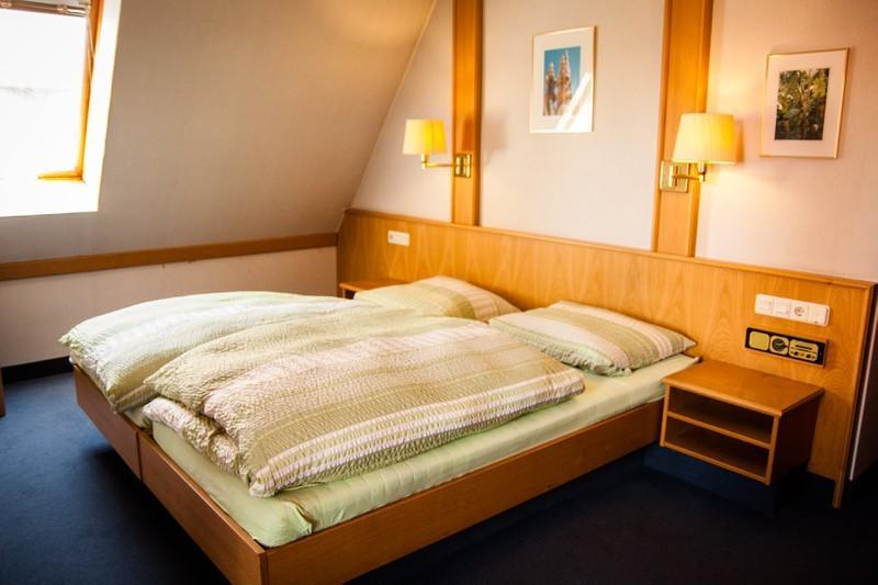 Zur Frischen Quelle Hotel Oberasbach Kültér fotó