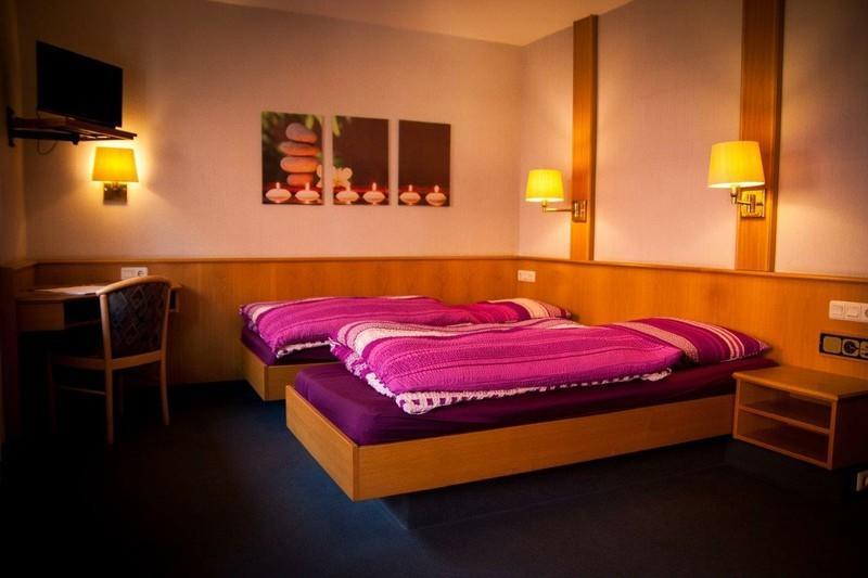Zur Frischen Quelle Hotel Oberasbach Kültér fotó