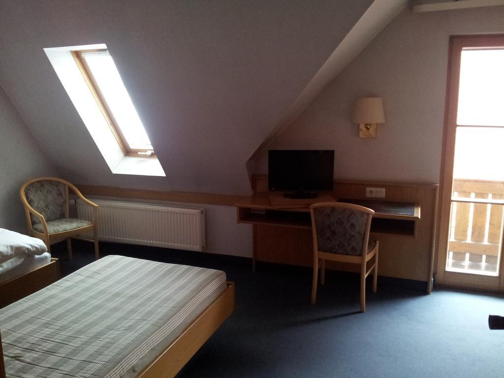 Zur Frischen Quelle Hotel Oberasbach Szoba fotó