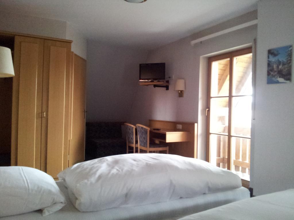 Zur Frischen Quelle Hotel Oberasbach Szoba fotó