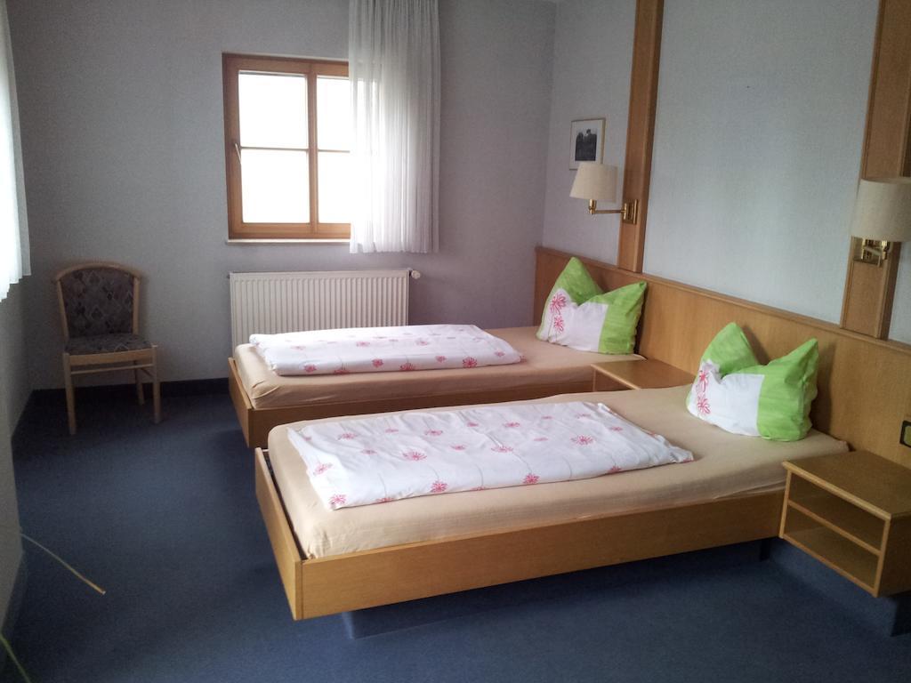 Zur Frischen Quelle Hotel Oberasbach Szoba fotó