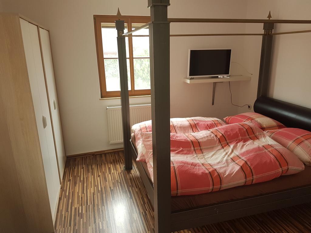Zur Frischen Quelle Hotel Oberasbach Kültér fotó